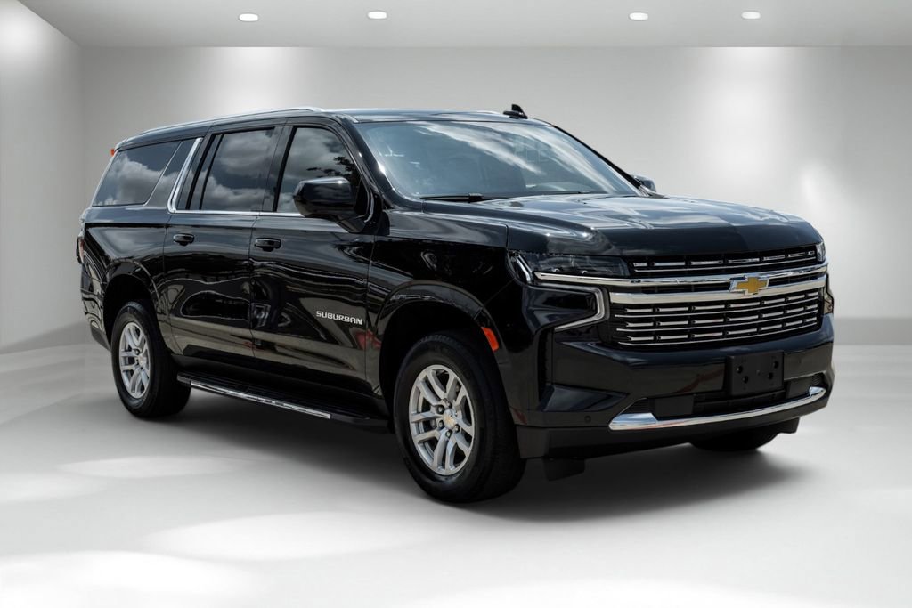 Used 2023 Chevrolet Suburban LT RWD image 5