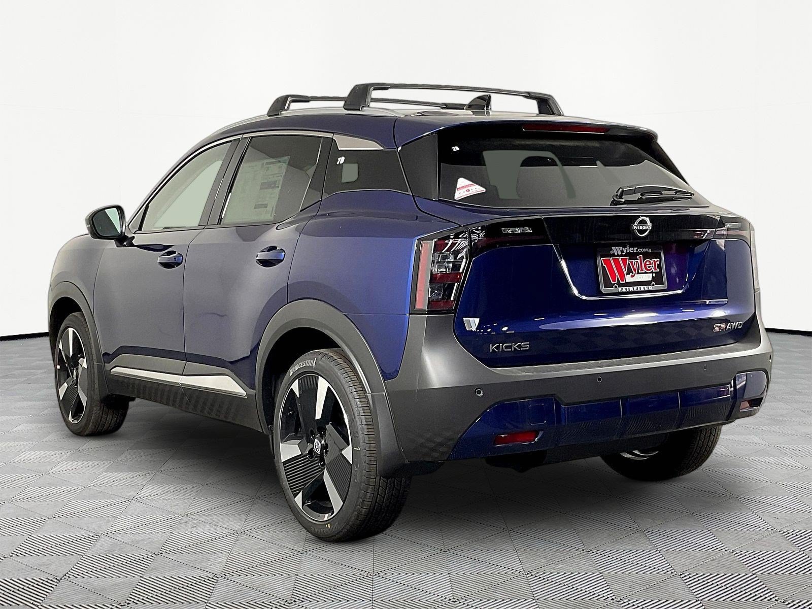 New 2026 Nissan Kicks SR w/ Cold Weather Package AWD/4WD image 4
