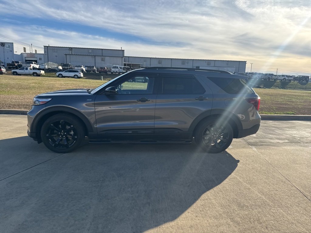 Certified 2023 Ford Explorer ST-Line w/ Class IV Trailer Tow Package image 8