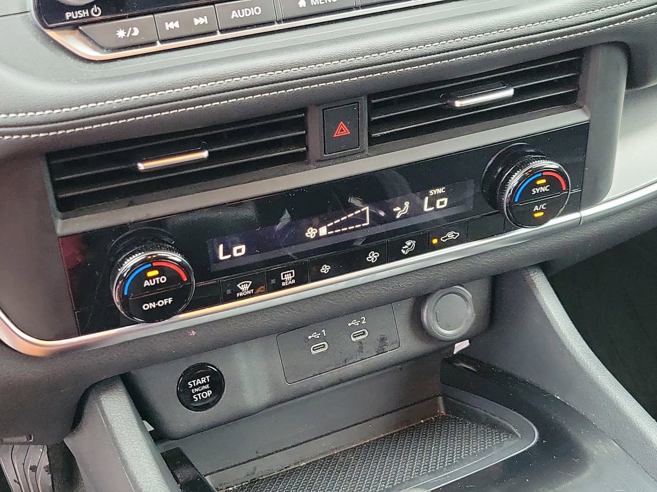 Used 2025 Nissan Rogue SV image 27