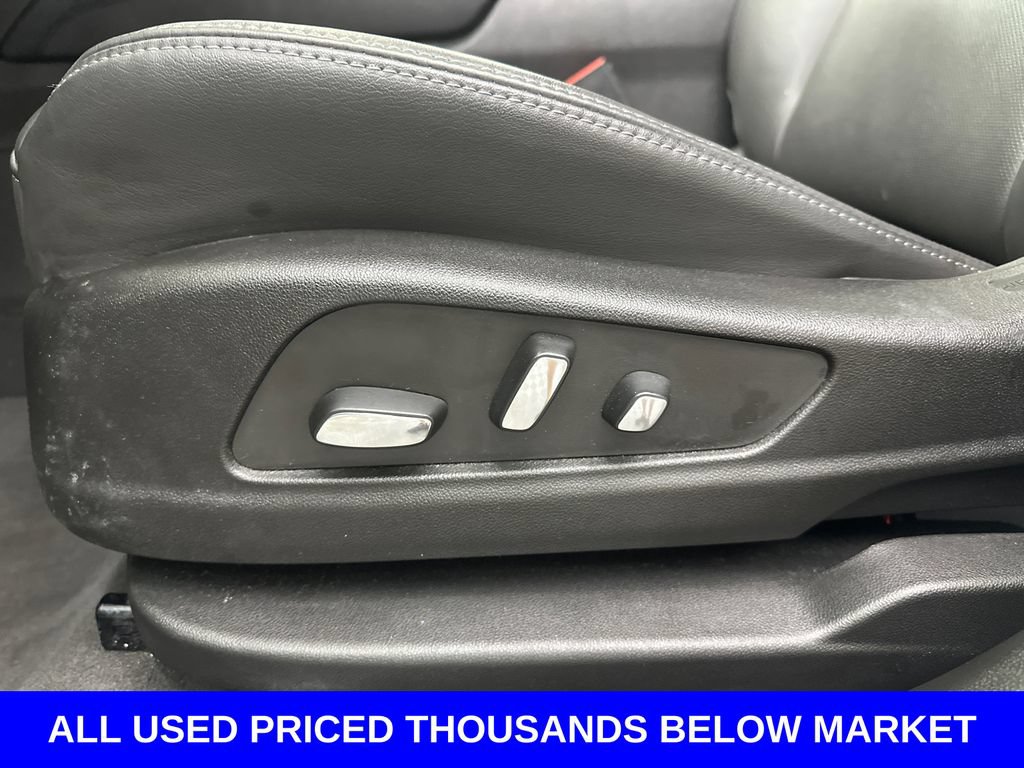 Used 2024 Cadillac XT6 Premium Luxury w/ LPO, Floor Liner Package AWD/4WD image 10