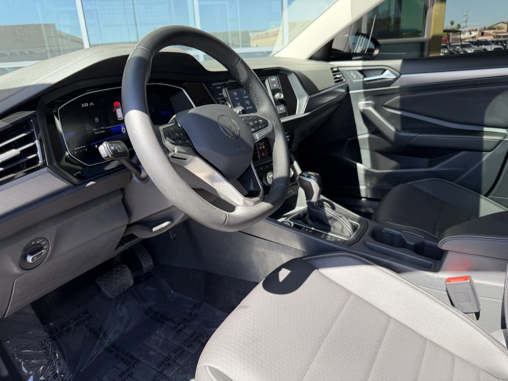 Used 2024 Volkswagen Jetta SE w/ Panoramic Sunroof Package image 31