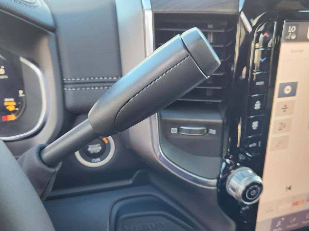 New 2026 RAM 2500 Laramie w/ Sport Appearance Package AWD/4WD image 14