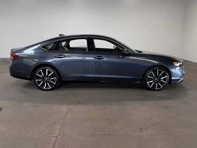 Used 2024 Honda Accord Touring image 2
