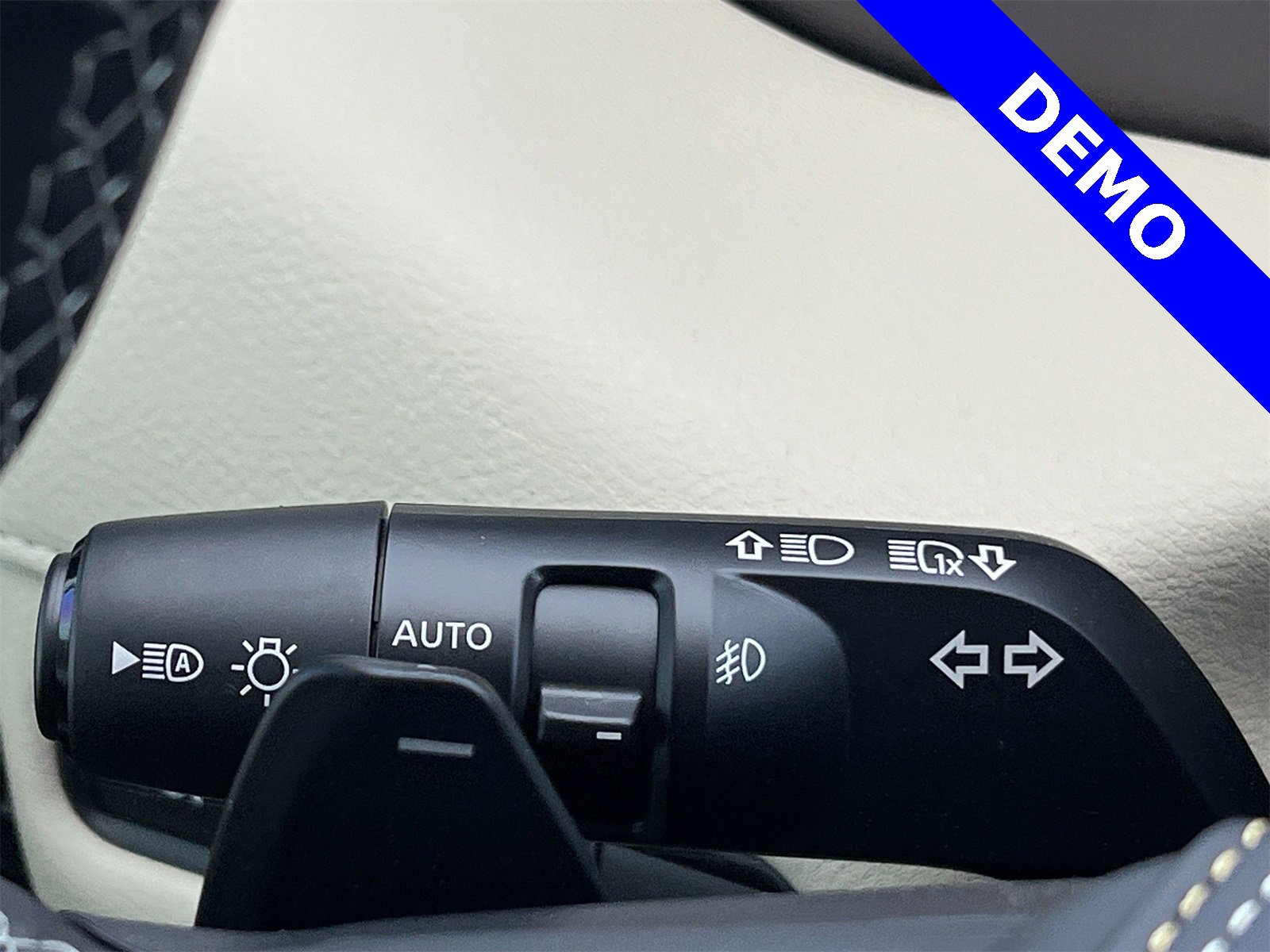 New 2025 Nissan Armada Platinum Reserve image 14