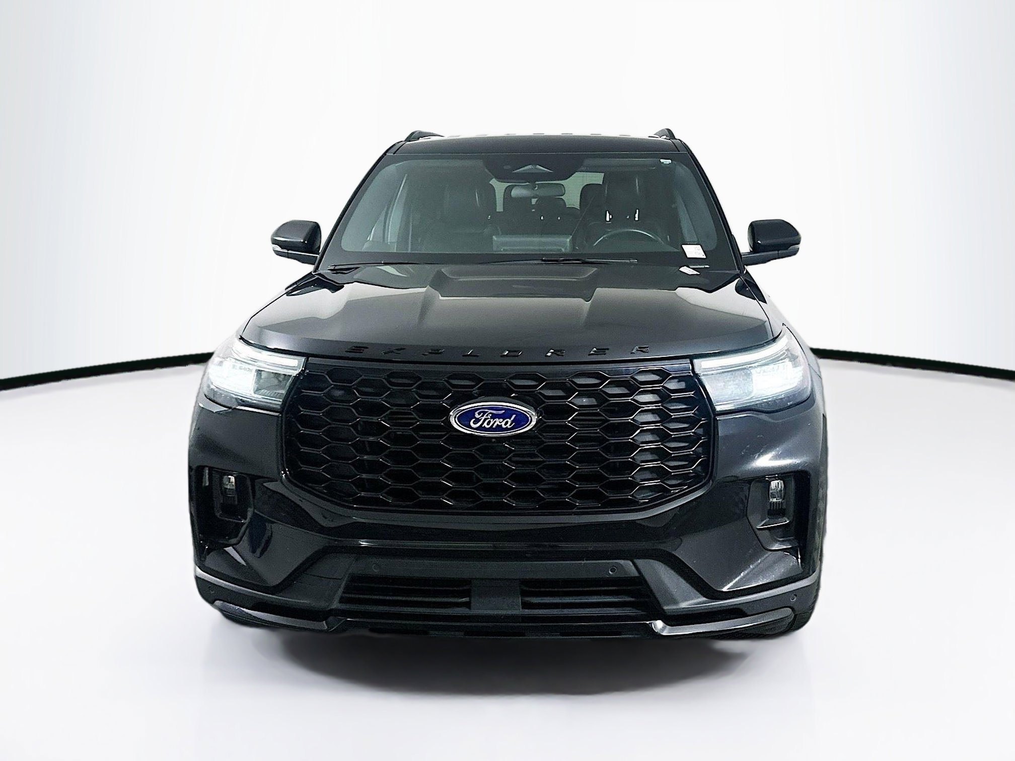 Used 2025 Ford Explorer ST-Line w/ ST-Line Street Pack AWD/4WD image 2