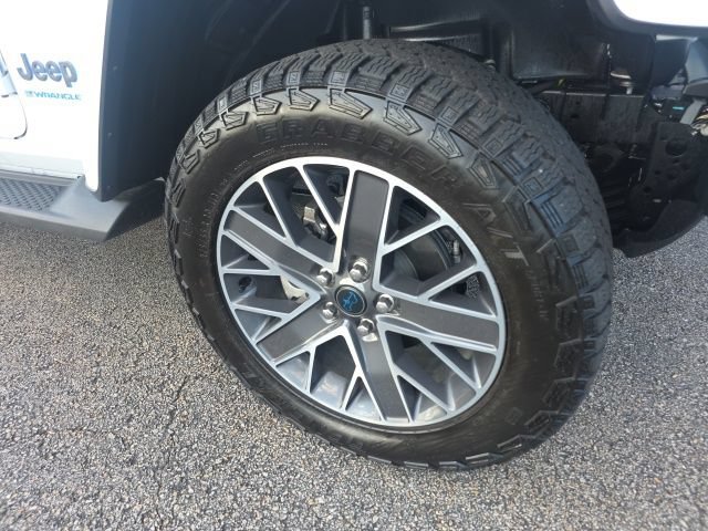 Used 2024 Jeep Wrangler High Altitude AWD/4WD image 11