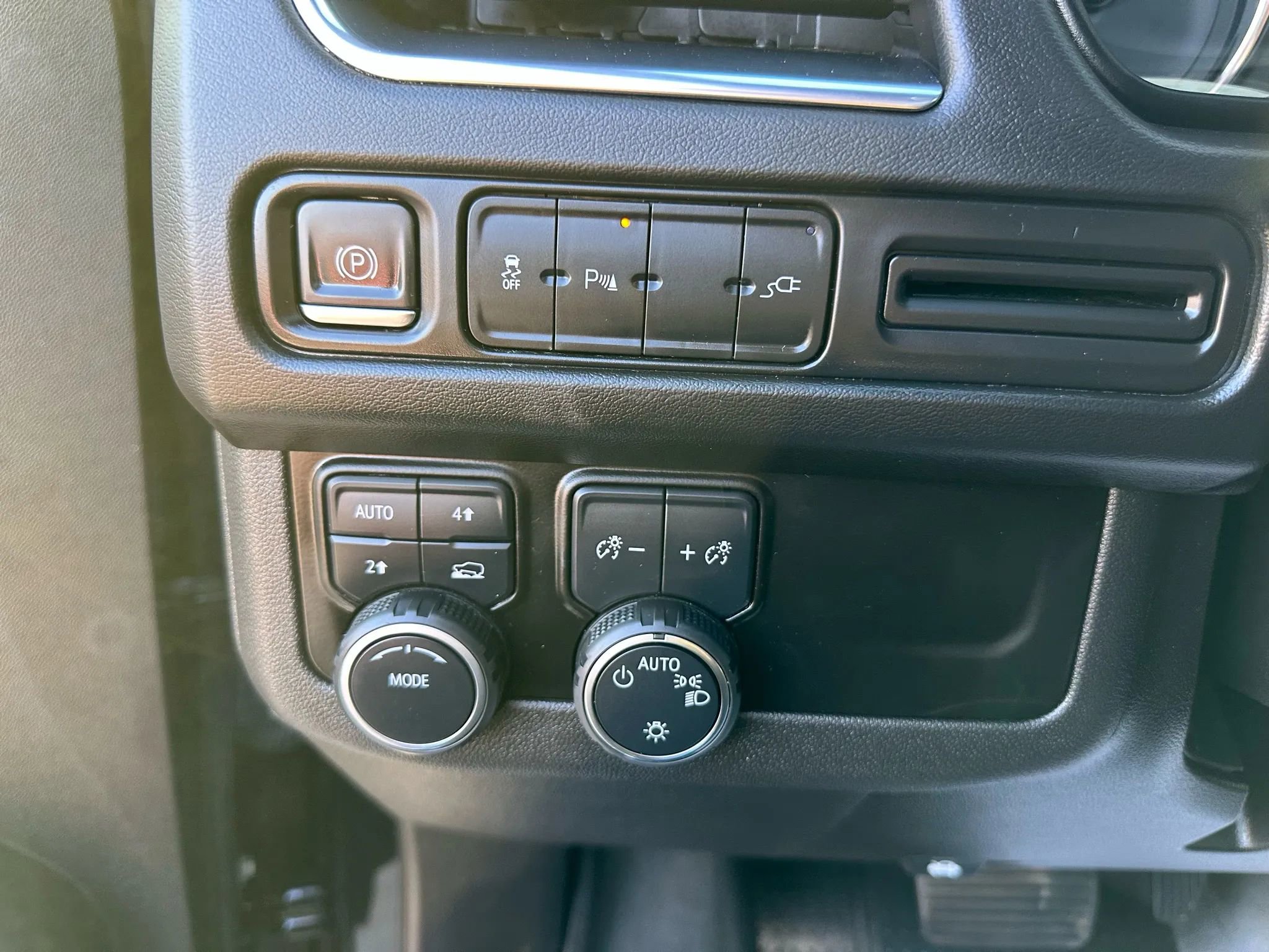 Used 2021 Chevrolet Tahoe LT image 18