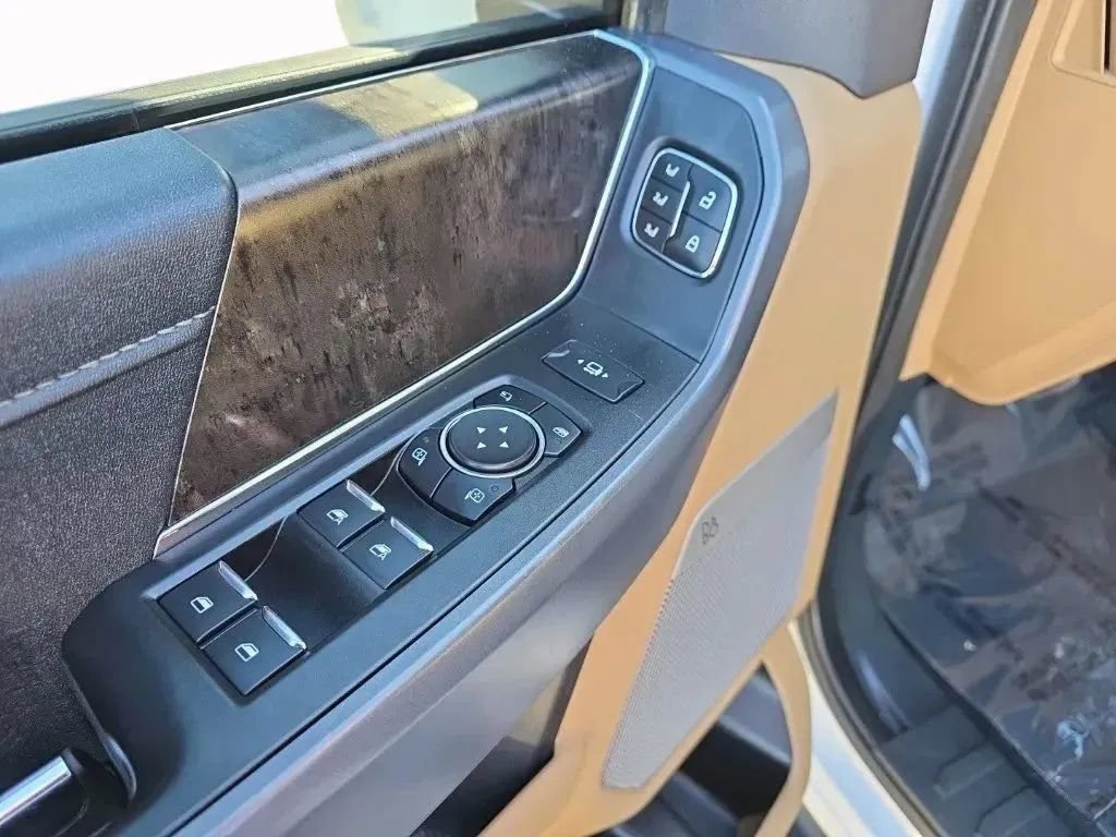 Used 2023 Ford F250 Lariat w/ Chrome Package AWD/4WD image 14