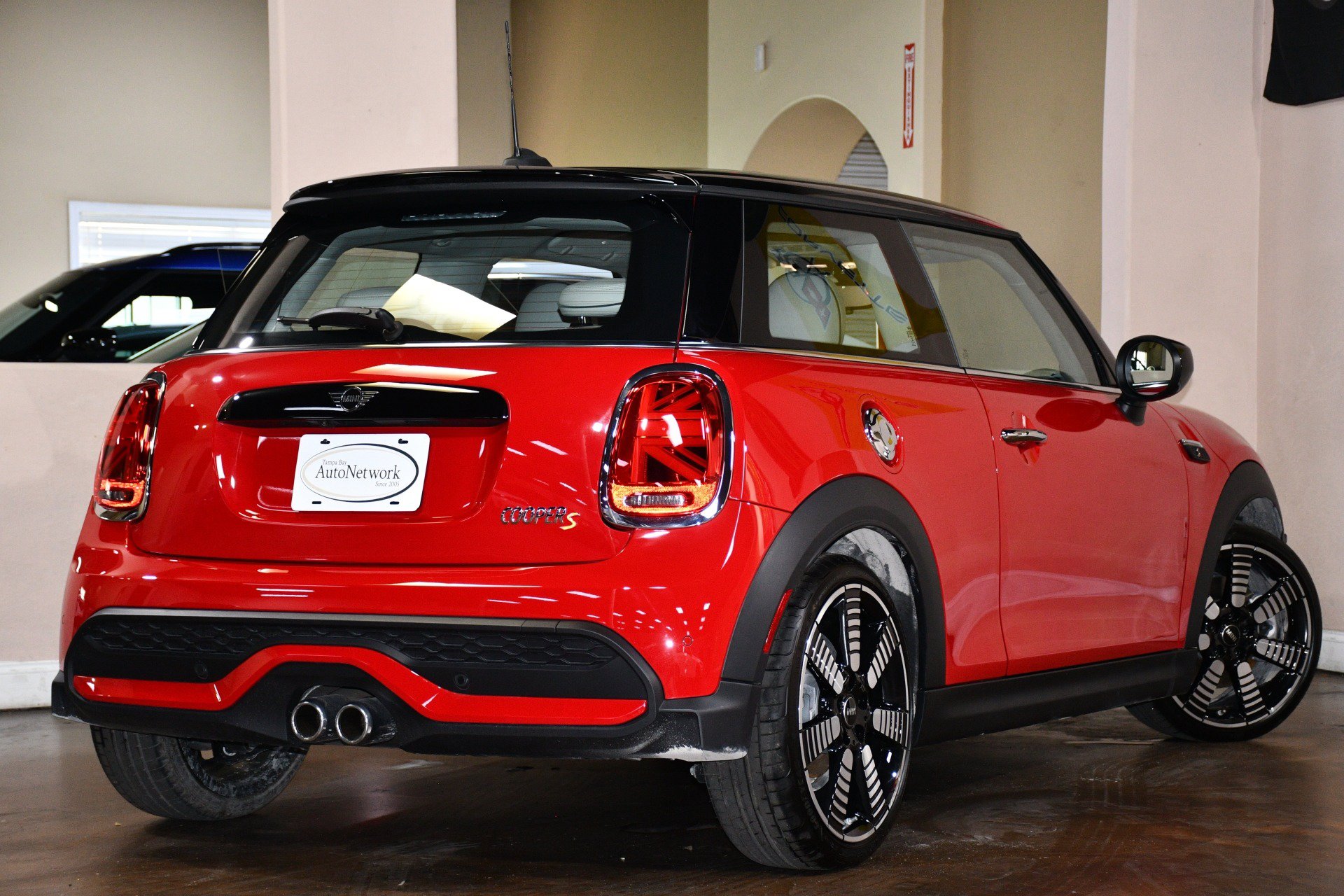 Used 2023 MINI Cooper S FWD image 5