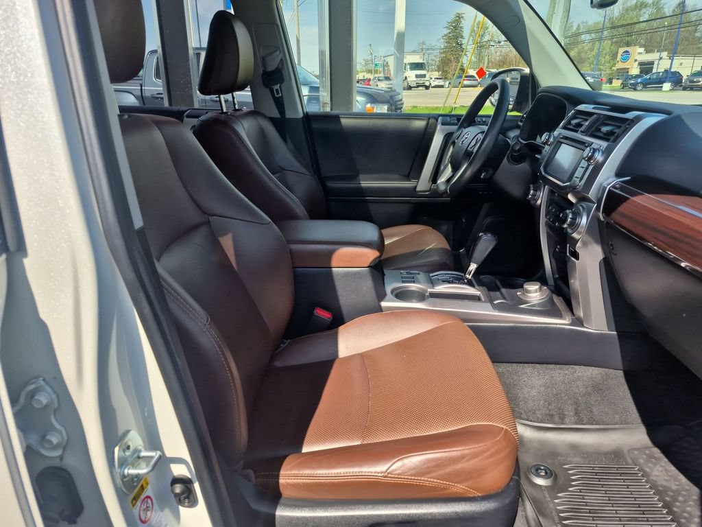 Used 2019 Toyota 4Runner Limited AWD/4WD image 31