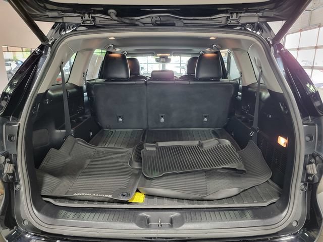 Used 2017 Toyota Highlander XLE AWD/4WD image 36