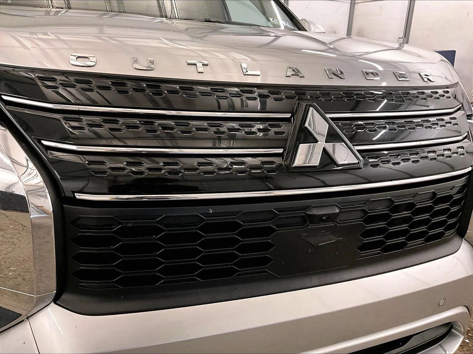 Used 2022 Mitsubishi Outlander SE image 29