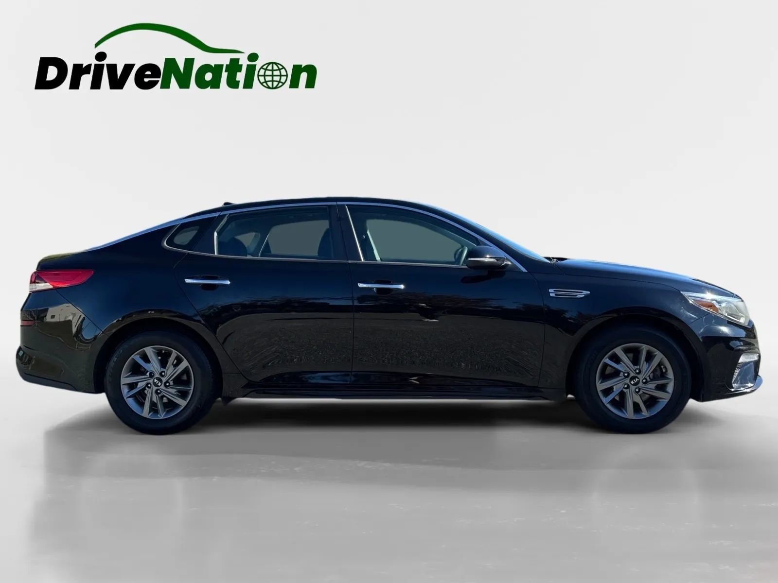 Used 2019 Kia Optima LX image 4