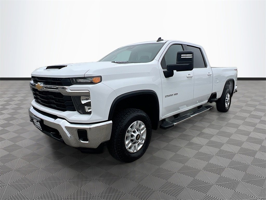 Used 2024 Chevrolet Silverado 2500 LT image 3