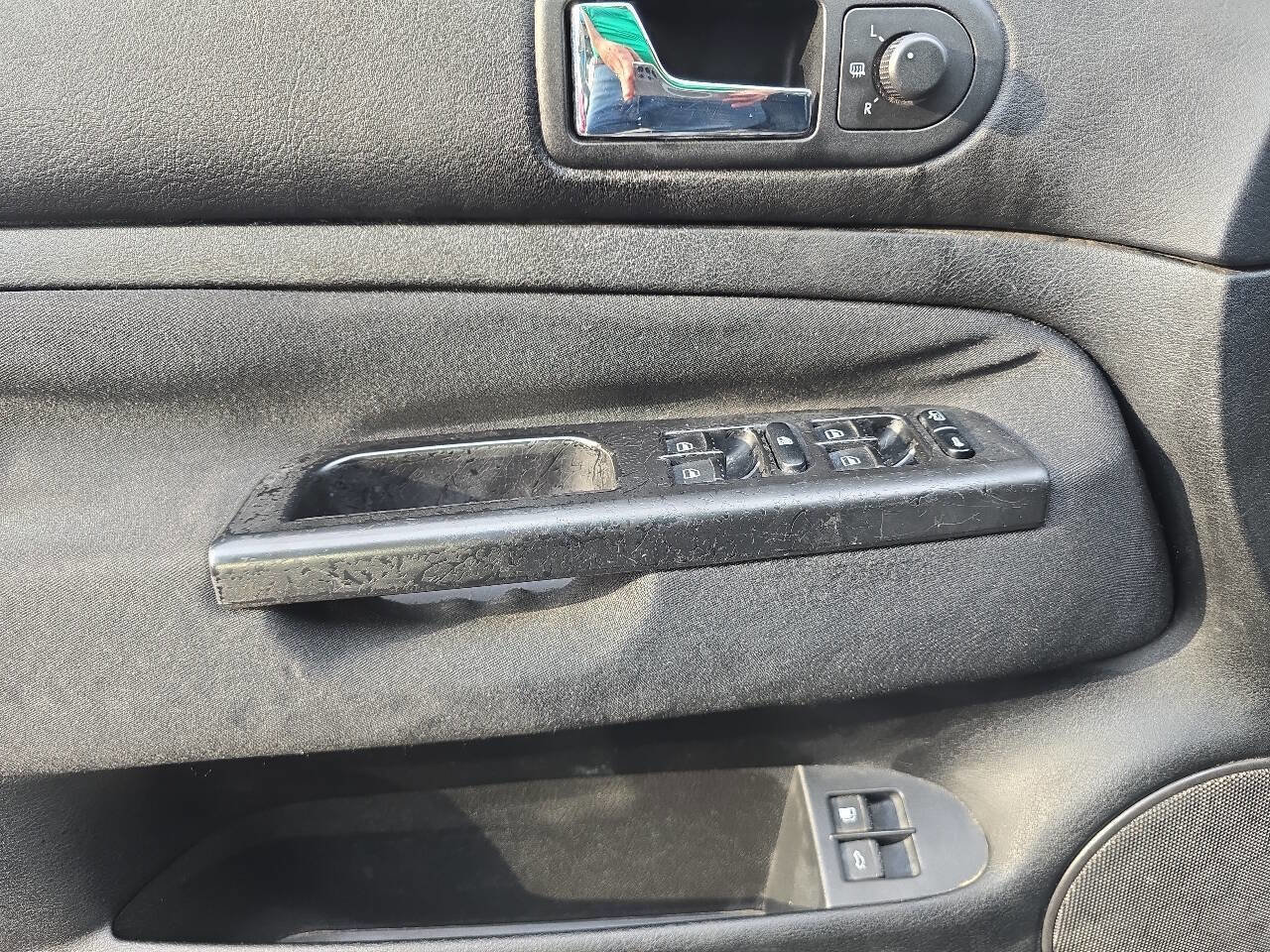 Used 2004 Volkswagen Jetta GL image 4