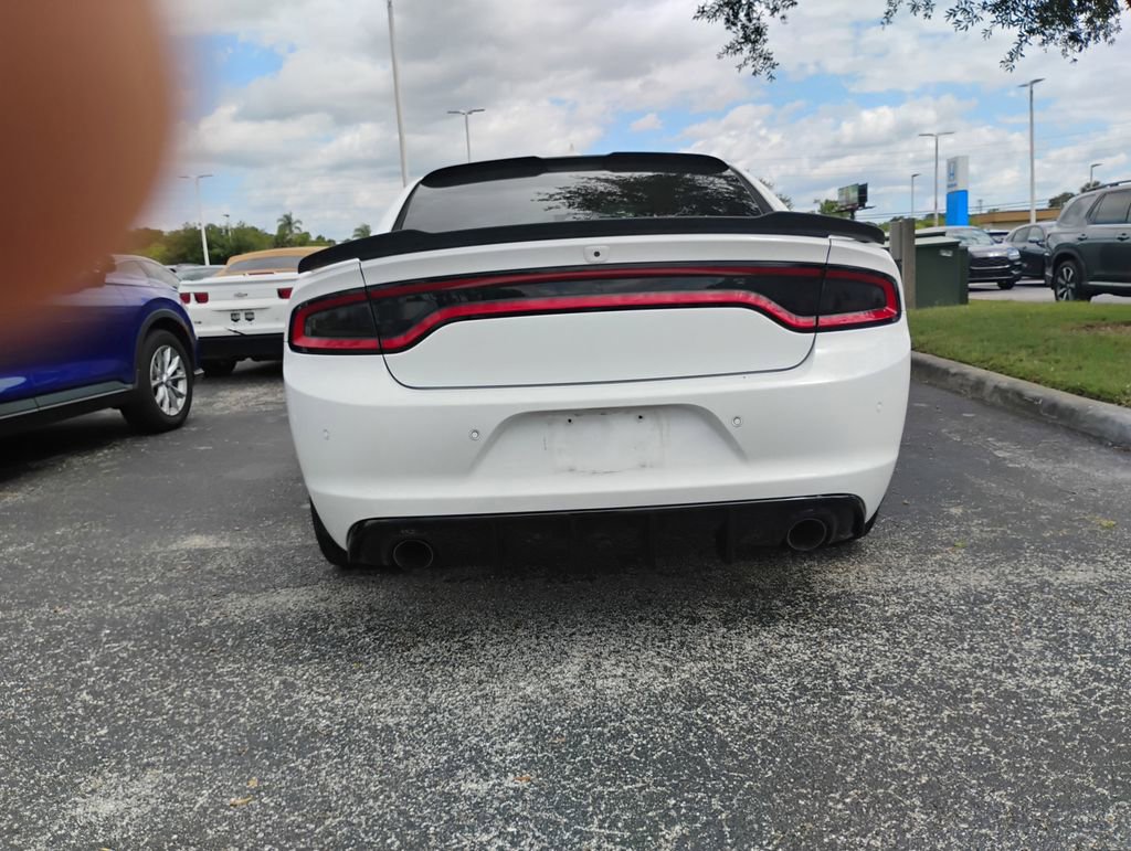 Used 2018 Dodge Charger R/T w/ Blacktop Package RWD image 7