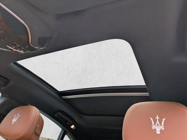 Used 2022 Maserati Levante GT AWD/4WD image 17