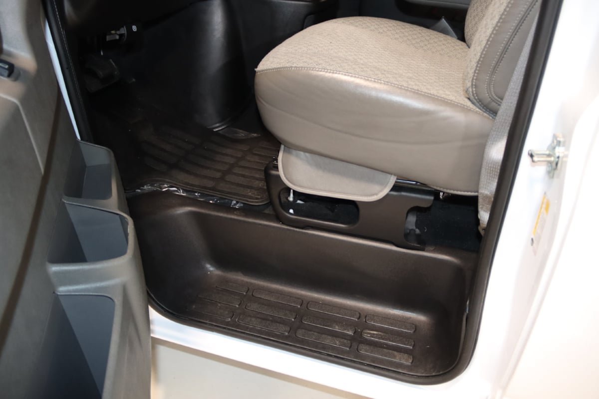 Used 2025 Chevrolet Express 3500 LT w/ LT Preferred Equipment Group RWD image 32