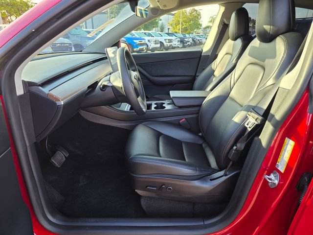 Used 2022 Tesla Model Y Long Range image 17