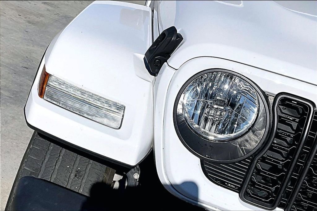 Used 2024 Jeep Wrangler Unlimited image 27