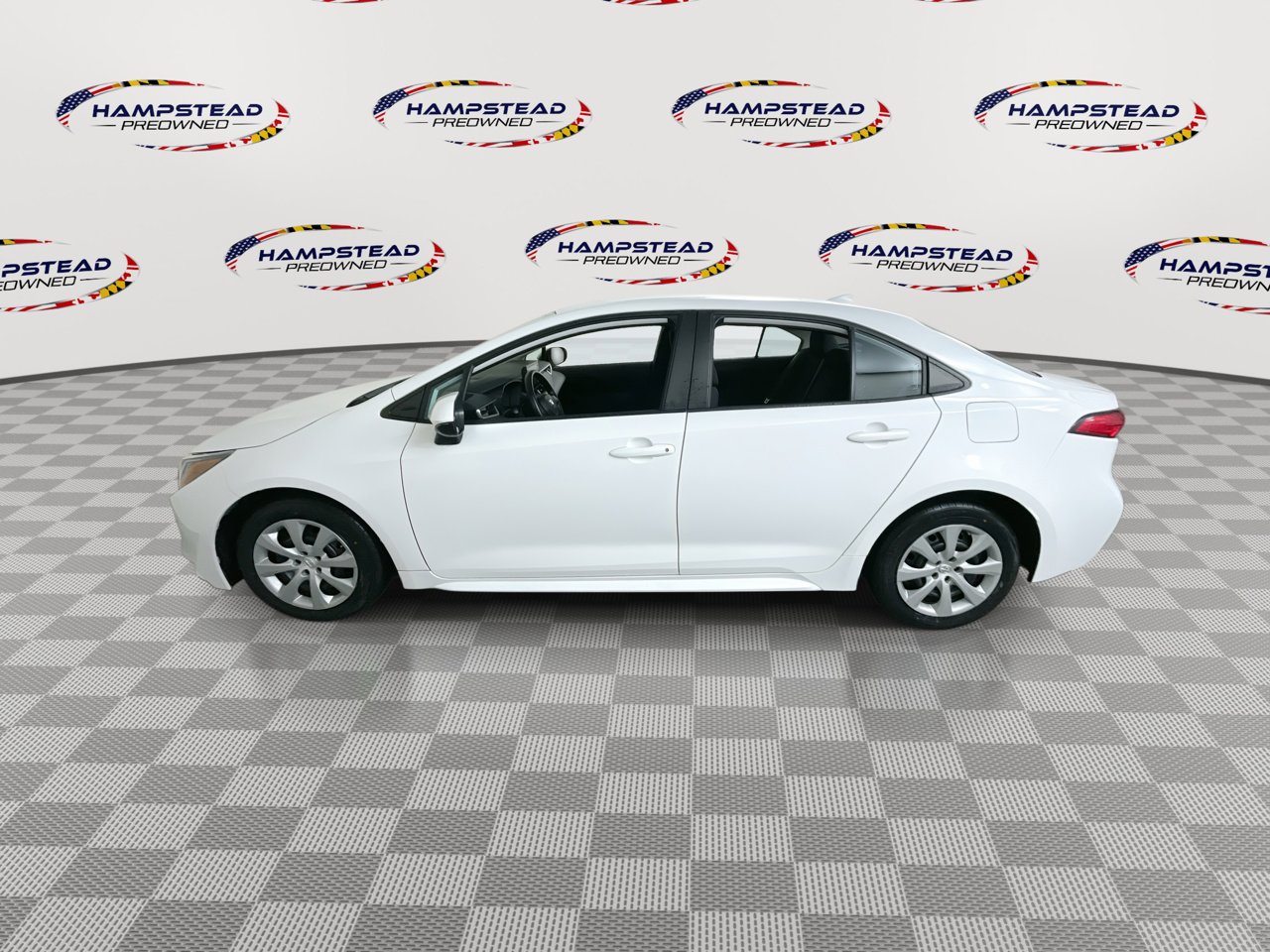 Used 2022 Toyota Corolla LE image 5