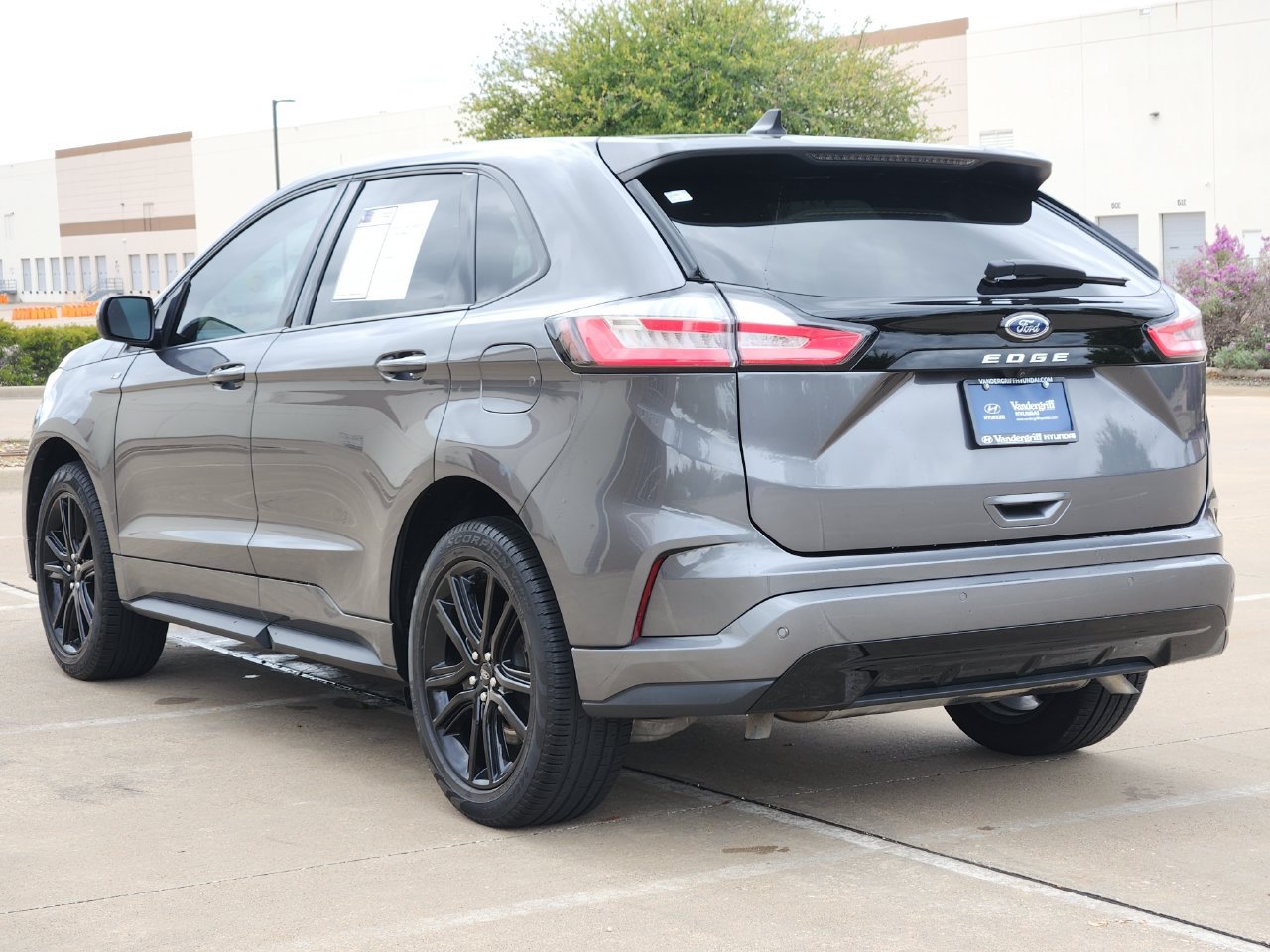 Used 2024 Ford Edge ST-Line AWD/4WD image 3