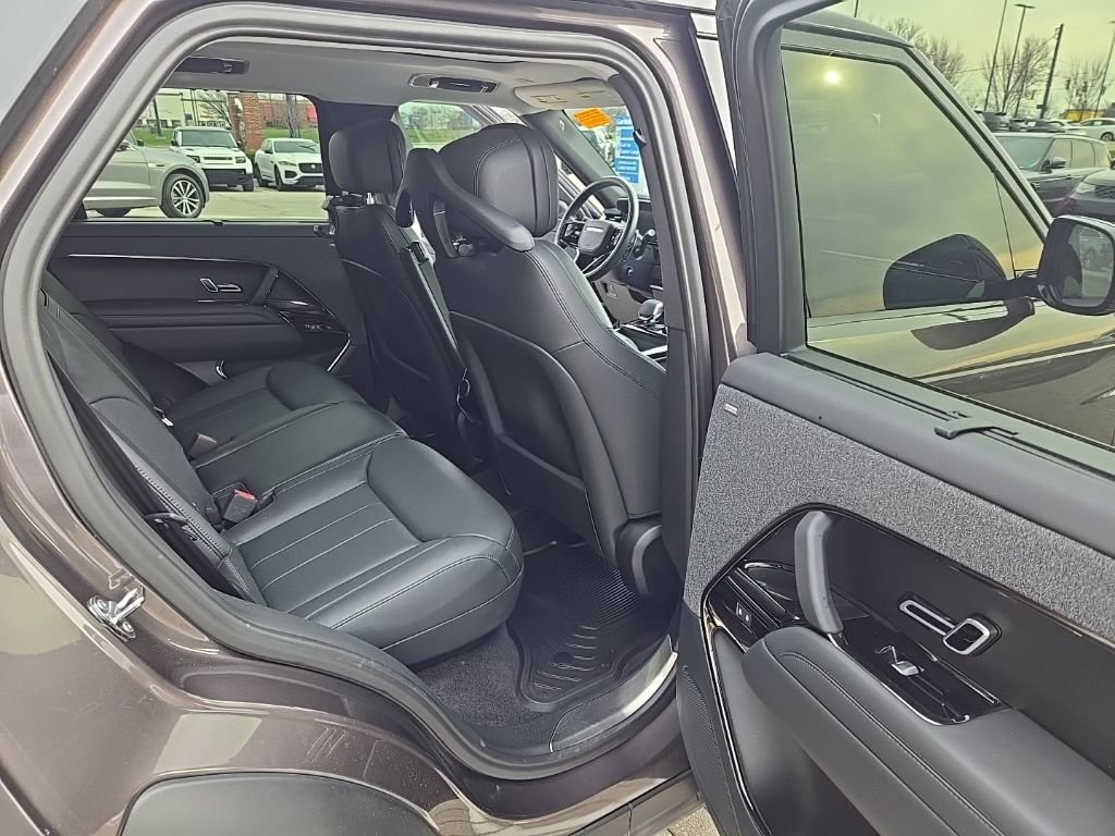 Used 2024 Land Rover Range Rover Sport Dynamic SE image 19