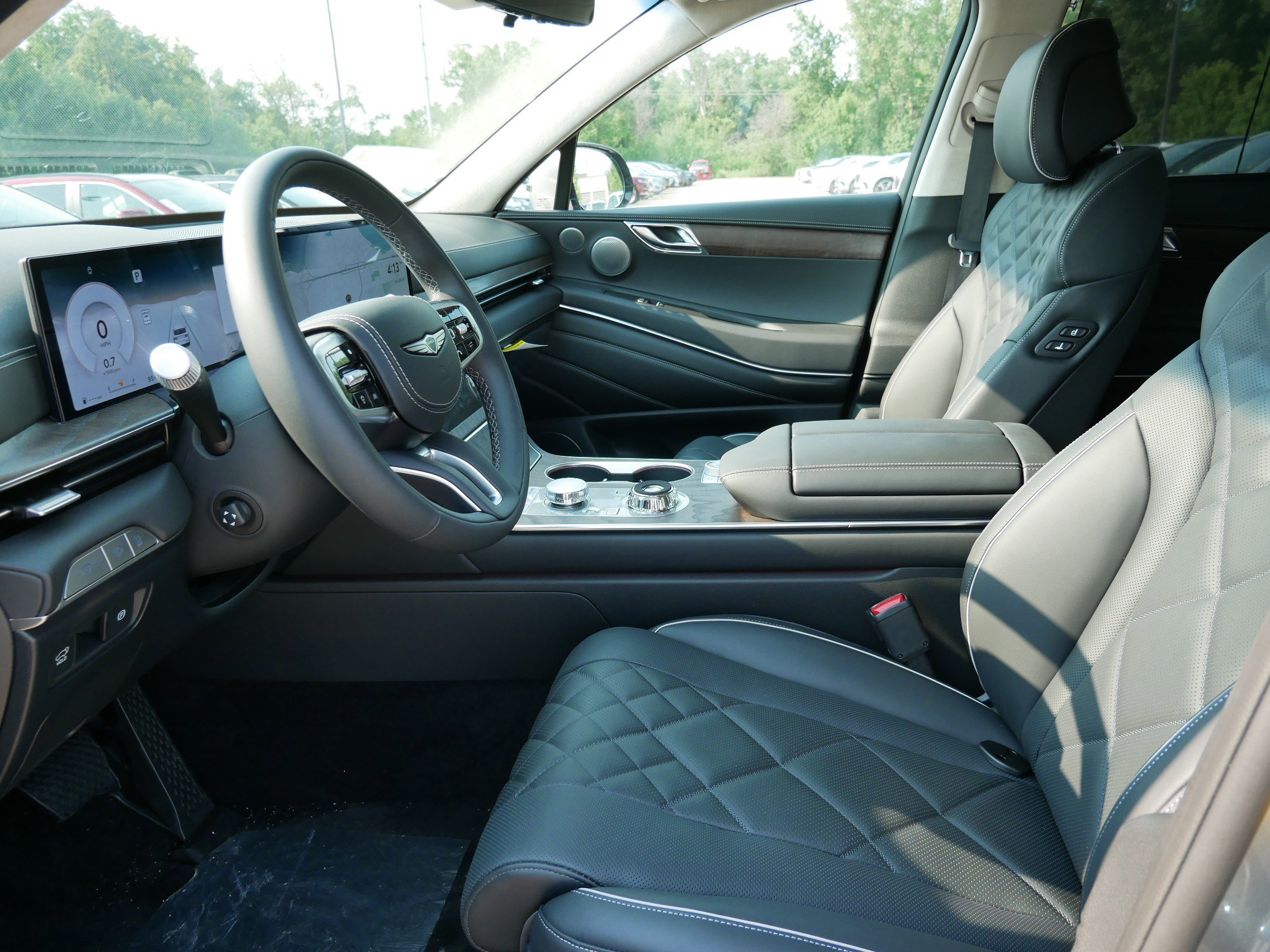 New 2025 Genesis GV80 3.5T Prestige image 4