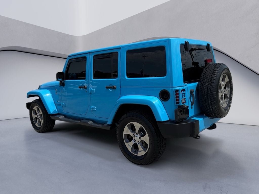Used 2017 Jeep Wrangler Unlimited Sahara w/ Max Tow Package AWD/4WD image 3