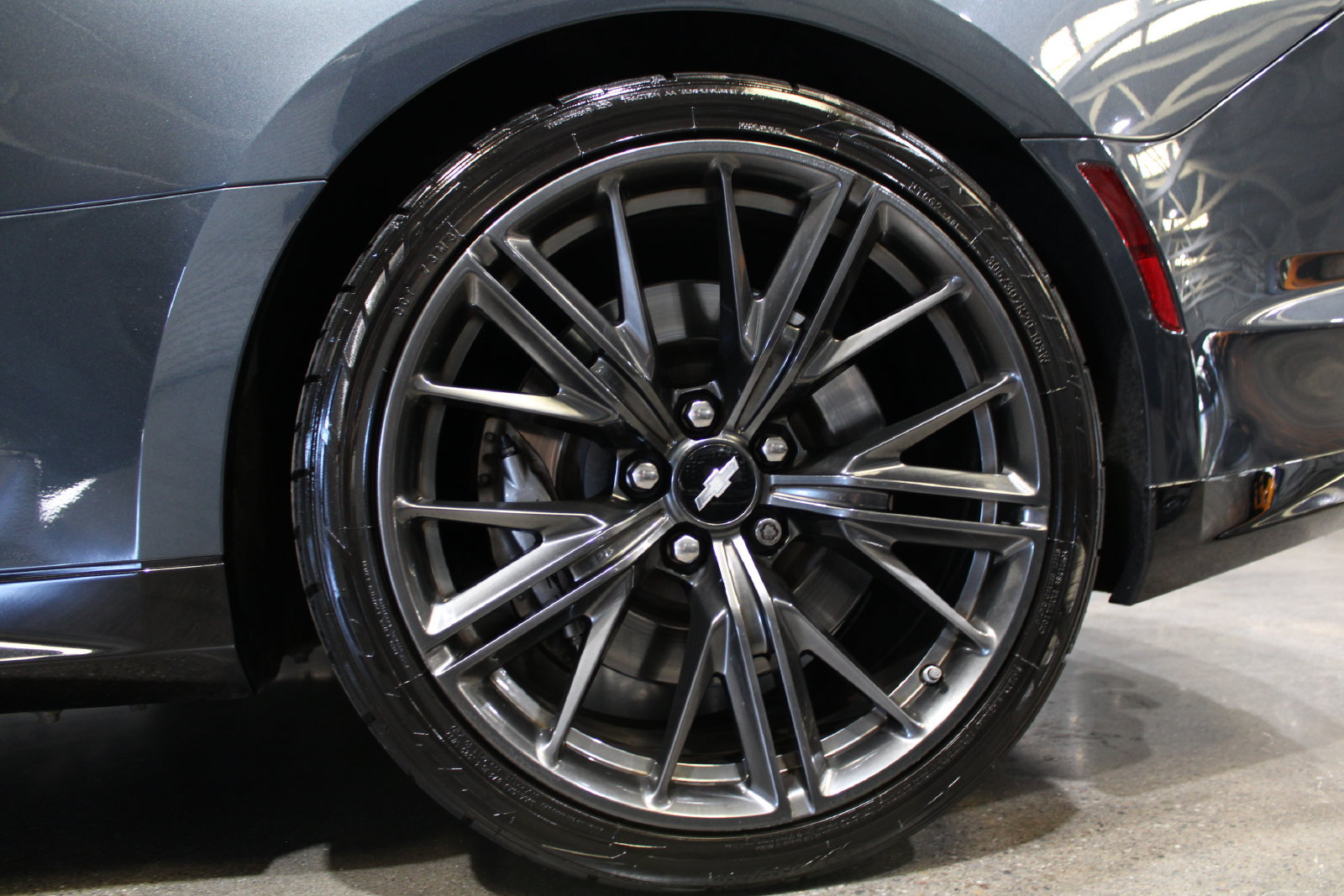 Used 2019 Chevrolet Camaro ZL1 RWD image 15