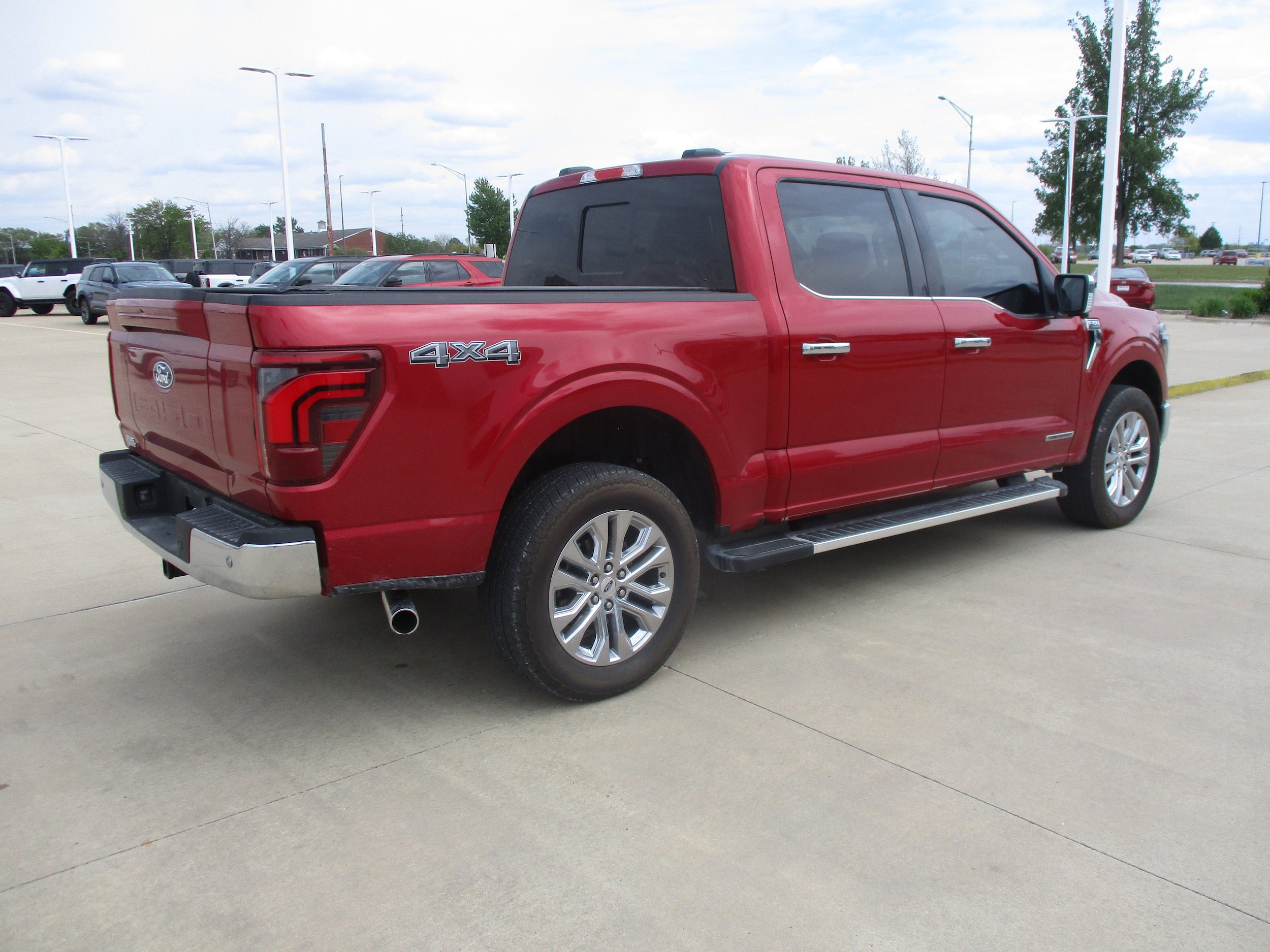 Used 2024 Ford F150 Lariat w/ Bed Utility Package AWD/4WD image 7
