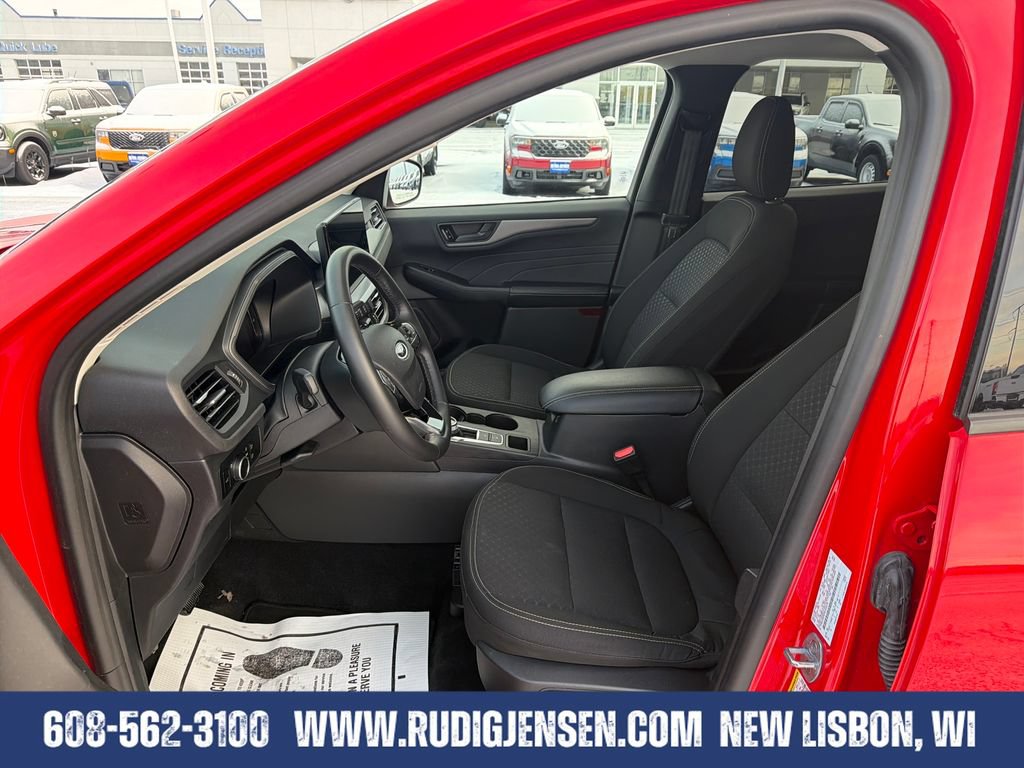 Used 2024 Ford Escape Active w/ Tech Pack #1 AWD/4WD image 9