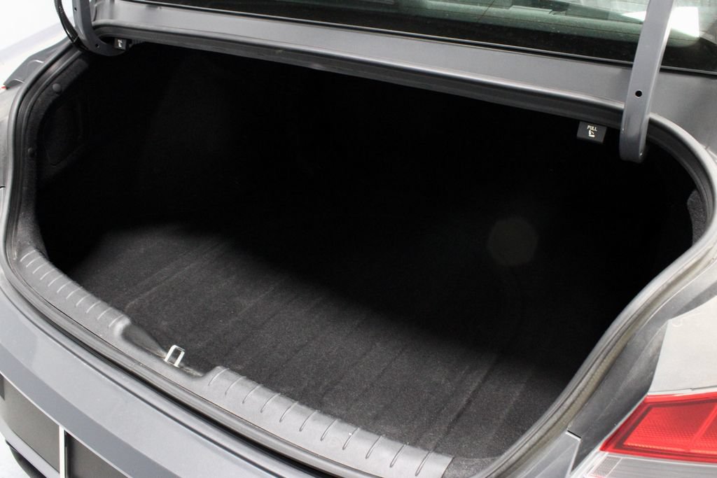 Used 2024 Hyundai Elantra SEL FWD image 13