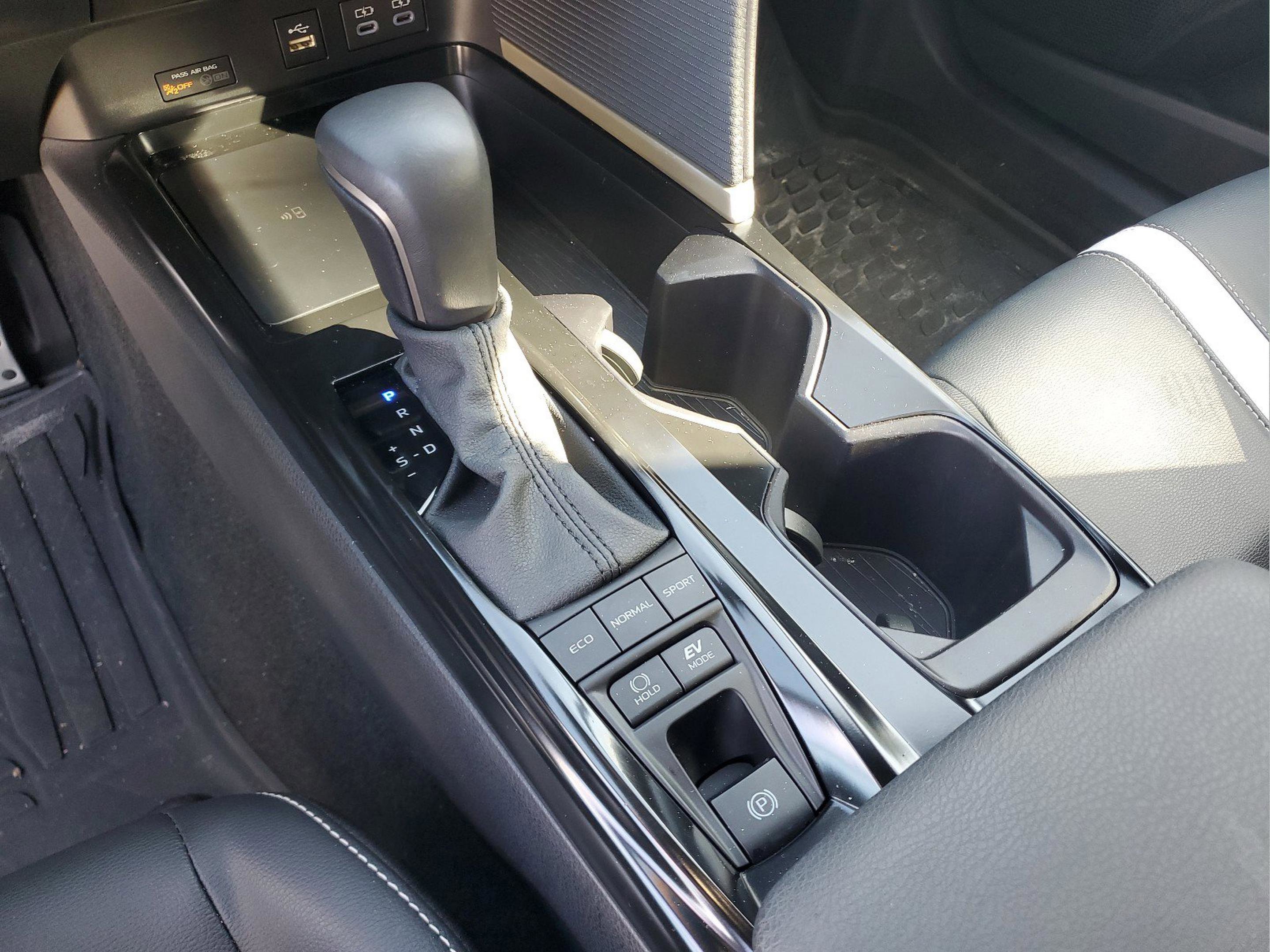 Used 2025 Toyota Camry SE image 27