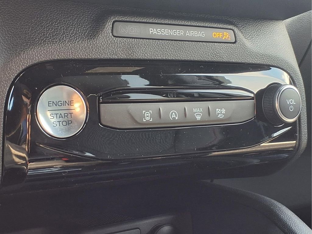 New 2026 Ford Escape ST-Line Select w/ Equipment Group 401A image 9