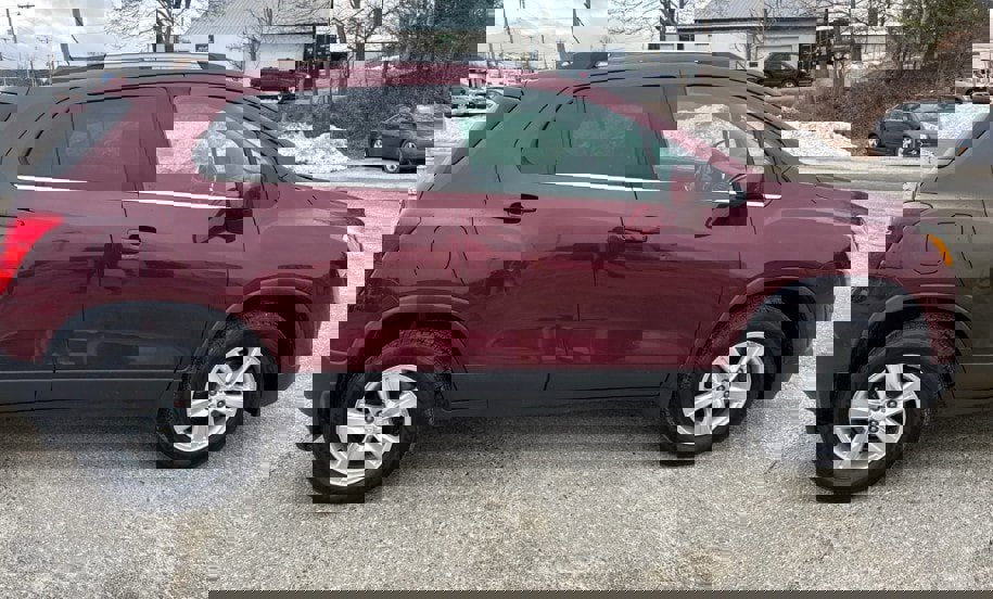 Used 2016 Chevrolet Trax LT w/ LT Convenience Package image 2