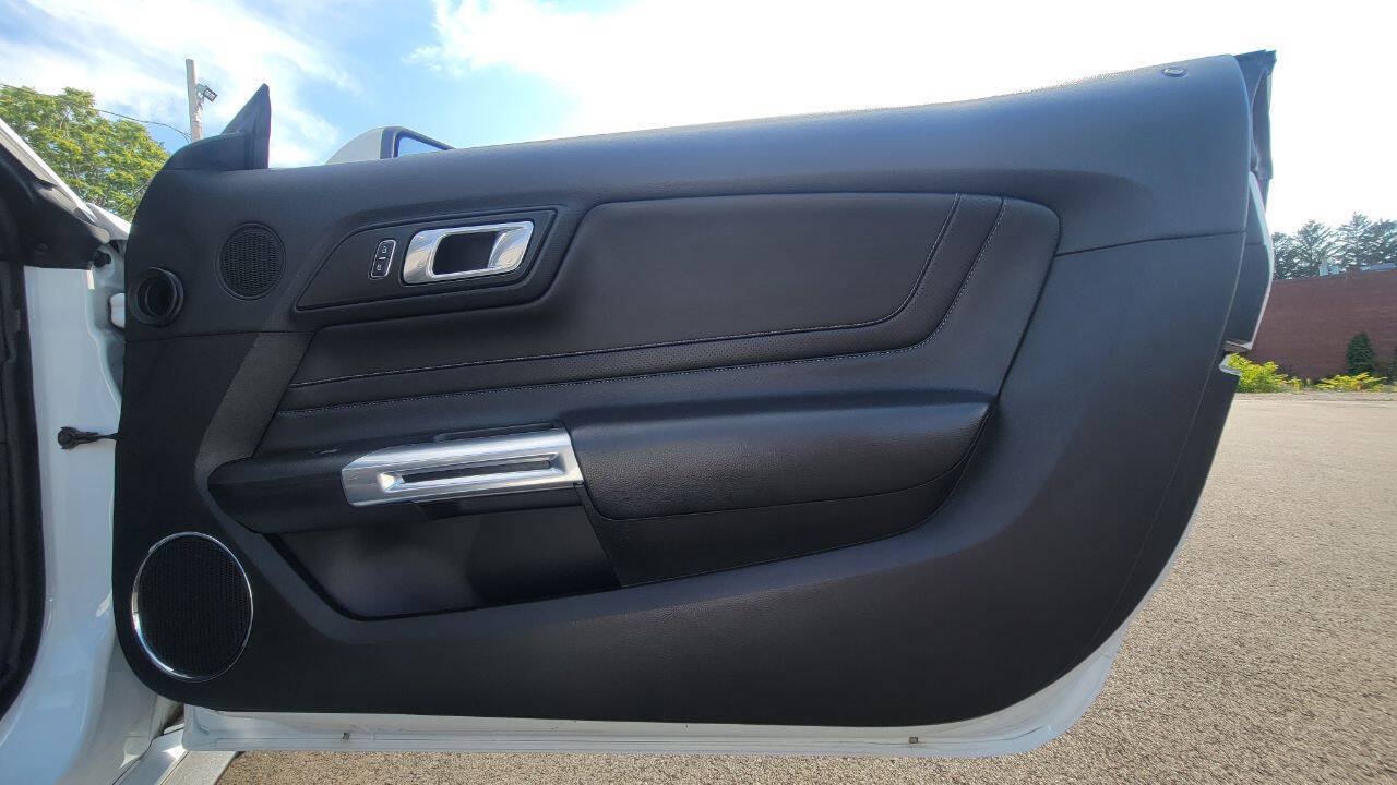 Used 2019 Ford Mustang GT Premium w/ Equipment Group 401A RWD image 27