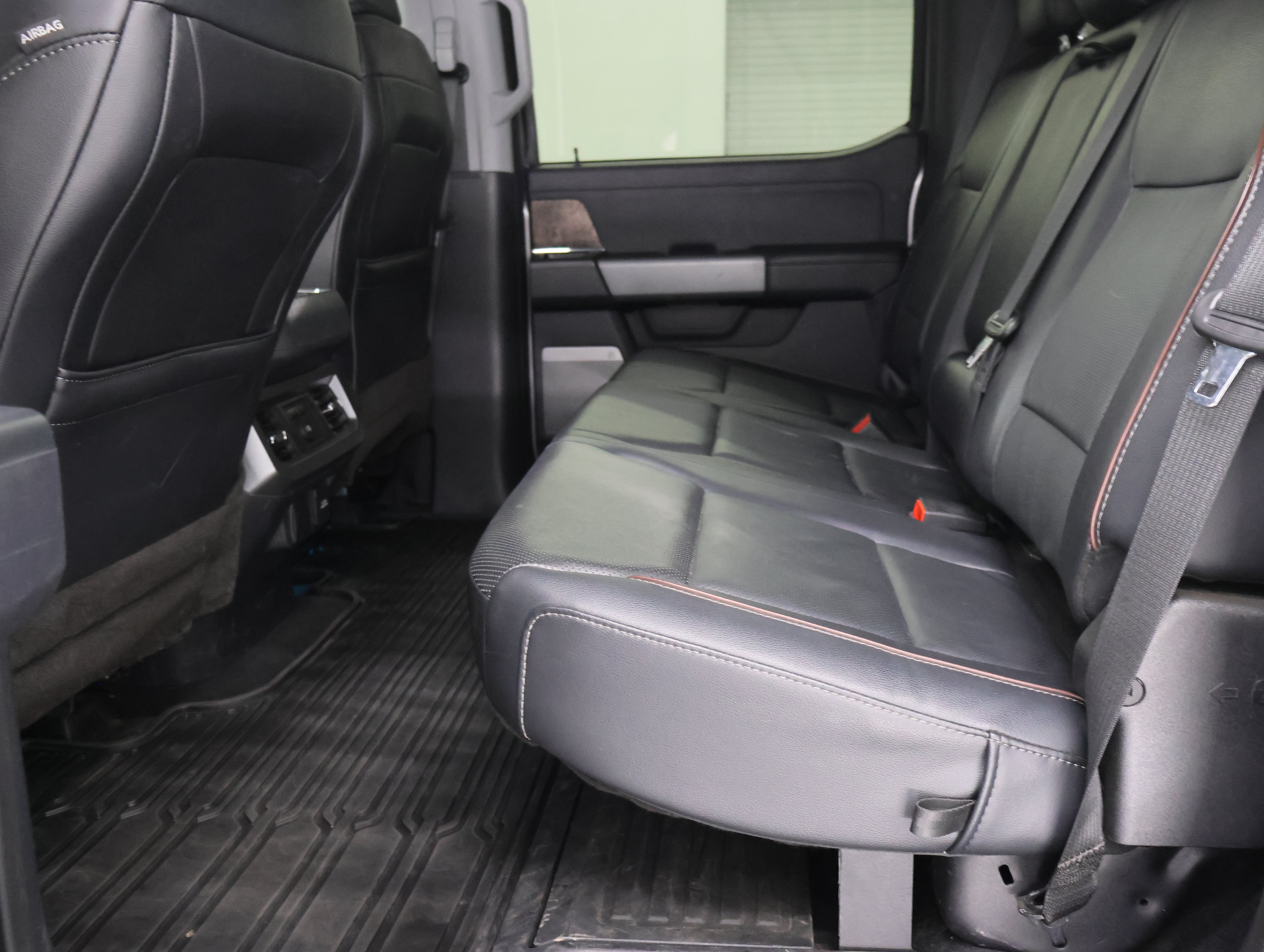 Used 2023 Ford F350 Lariat w/ Lariat Ultimate Package AWD/4WD image 9
