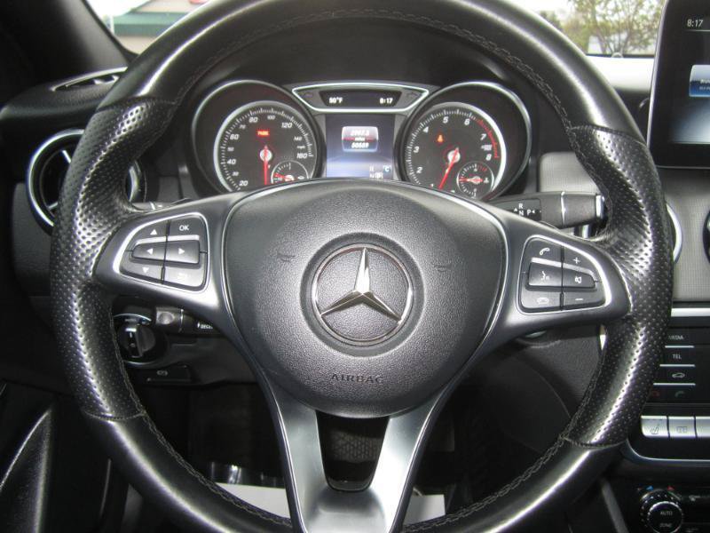 Used 2020 Mercedes-Benz GLA 250 4MATIC image 16