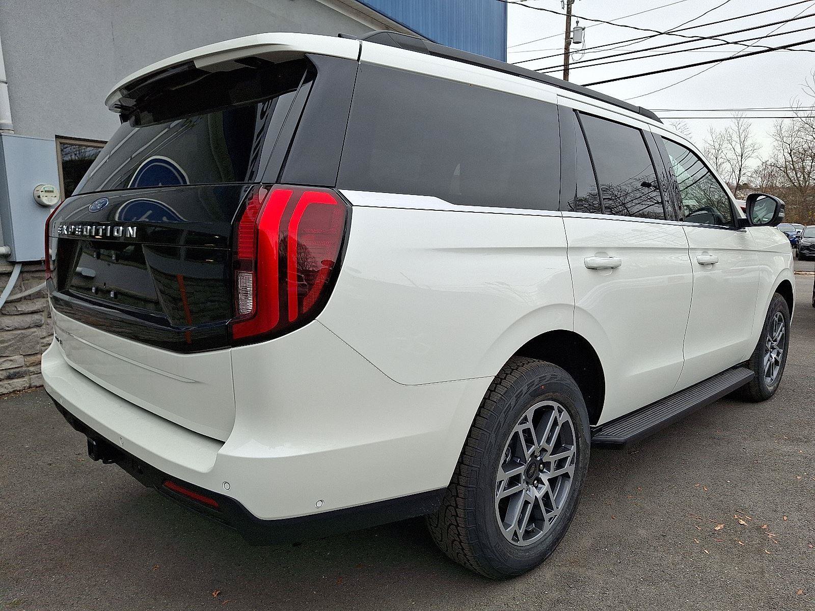 New 2025 Ford Expedition Active AWD/4WD image 5