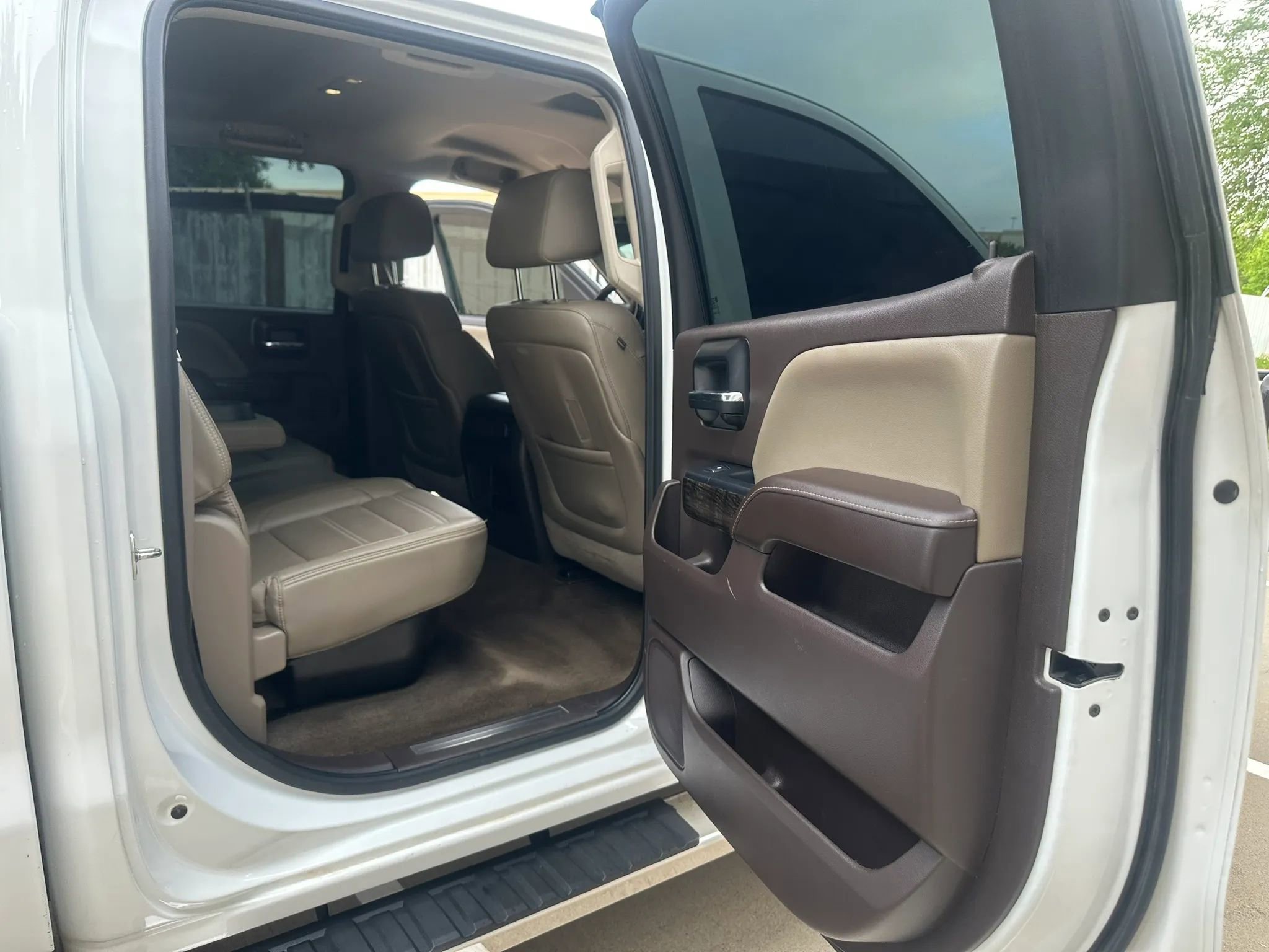 Used 2015 GMC Sierra 2500 Denali w/ Duramax Plus Package AWD/4WD image 23