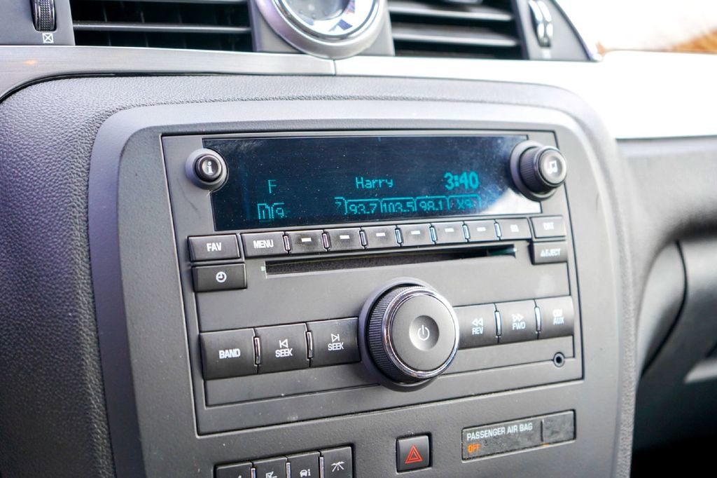 Used 2011 Buick Enclave CXL image 18