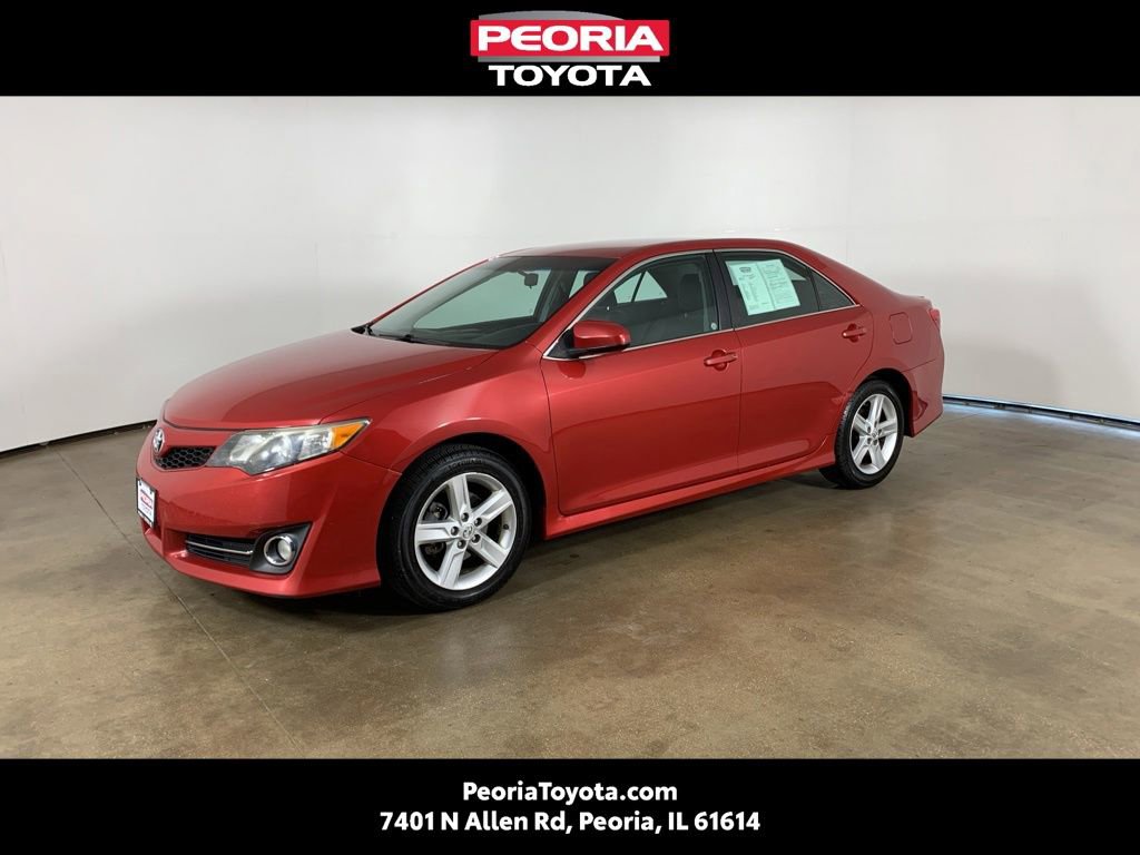 Used 2013 Toyota Camry SE FWD image 1