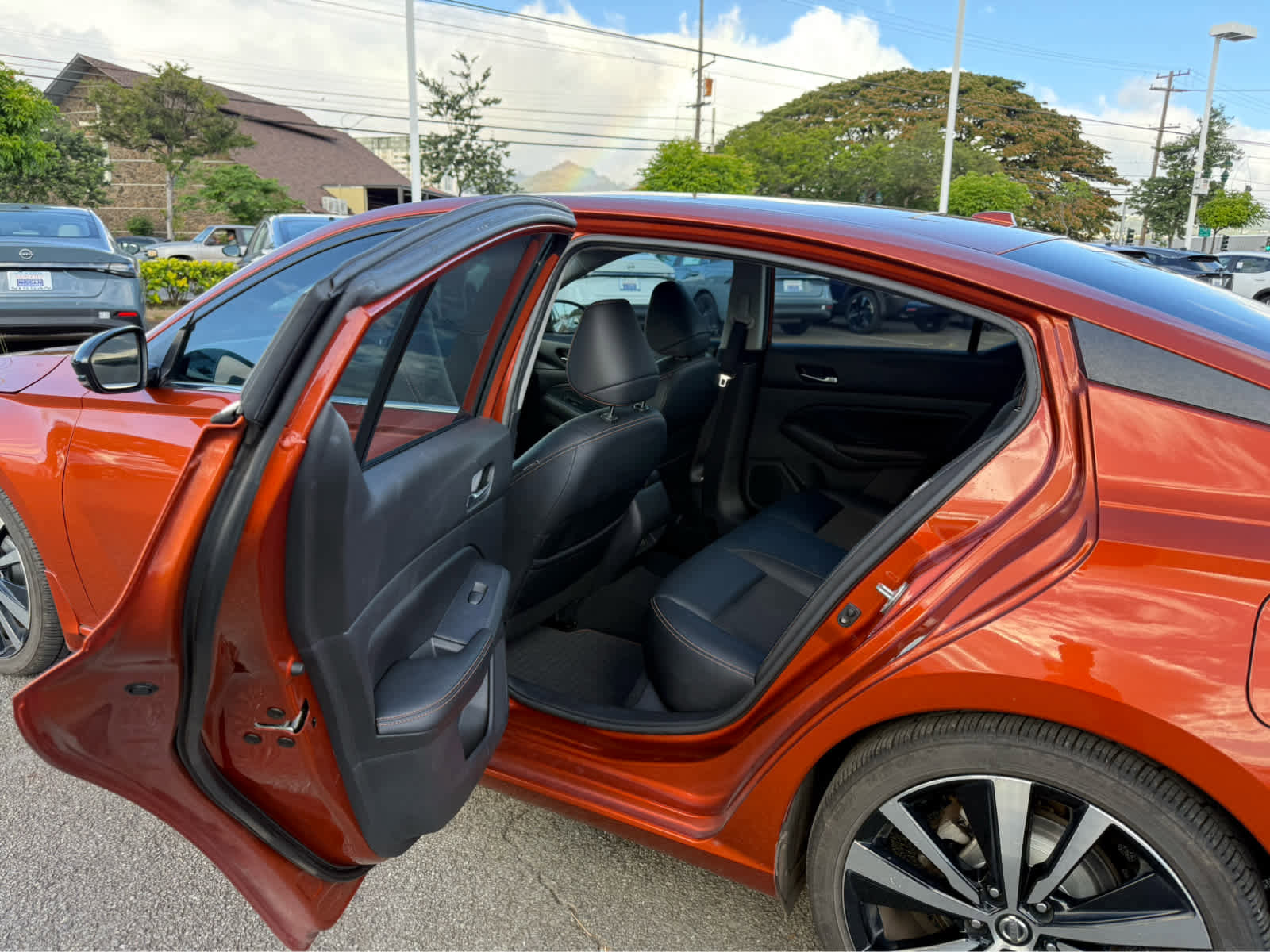 Used 2021 Nissan Altima 2.5 SR w/ SR Premium Package FWD image 9