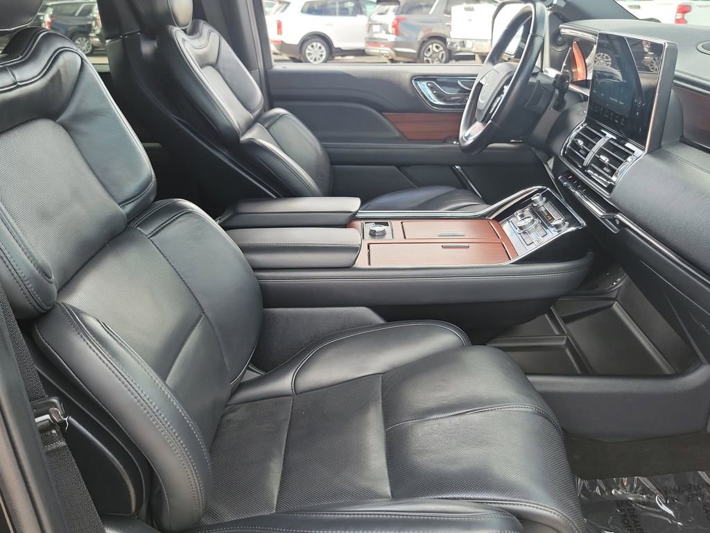 Used 2024 Lincoln Navigator Reserve image 23