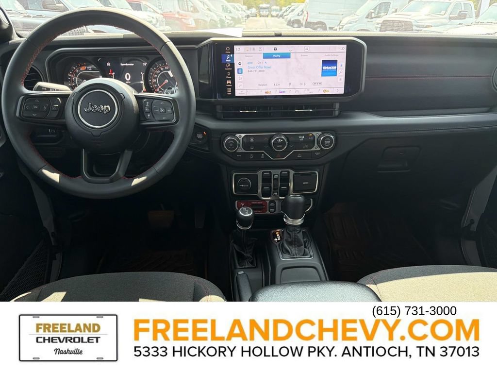 Used 2024 Jeep Wrangler Unlimited Rubicon AWD/4WD image 18