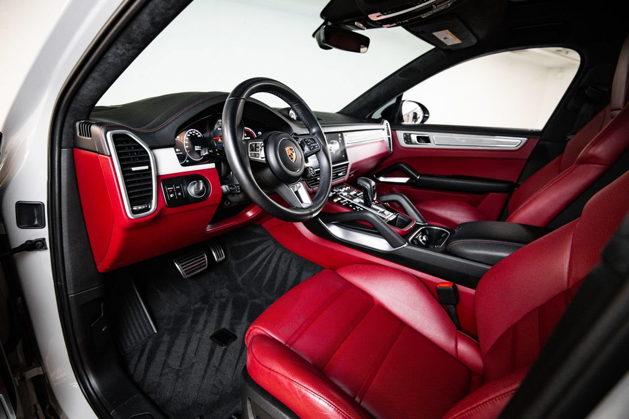 Certified 2022 Porsche Cayenne Turbo AWD/4WD image 4