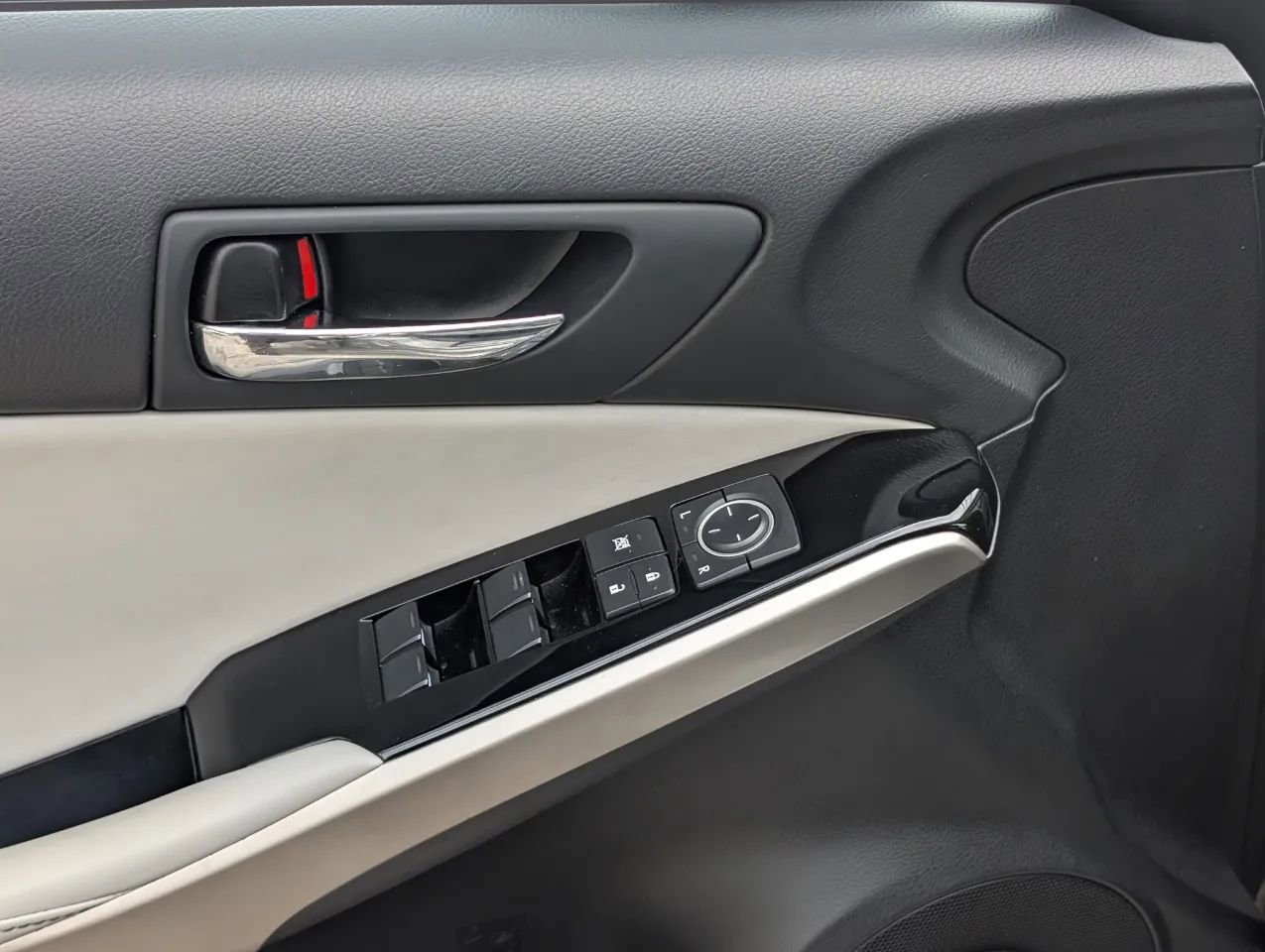 Used 2015 Lexus IS 250 image 17