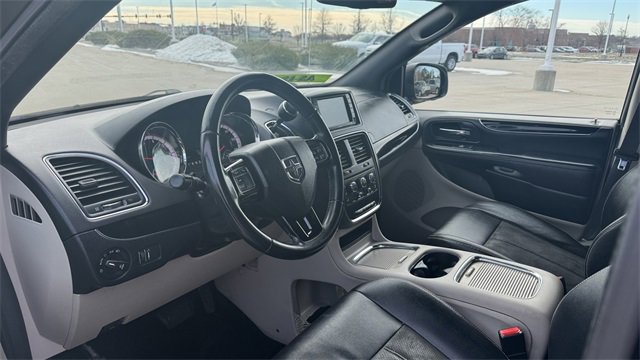 Used 2019 Dodge Grand Caravan SXT image 18